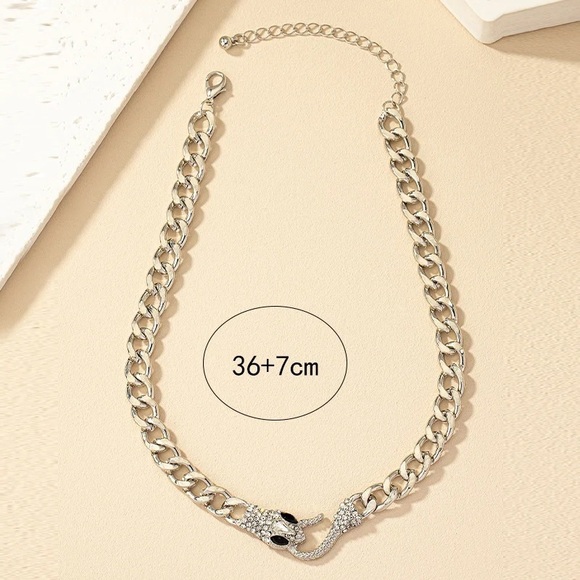 Zara Heart Of Gold Charm Baroque Black Bead Necklace - Picture 5 of 16